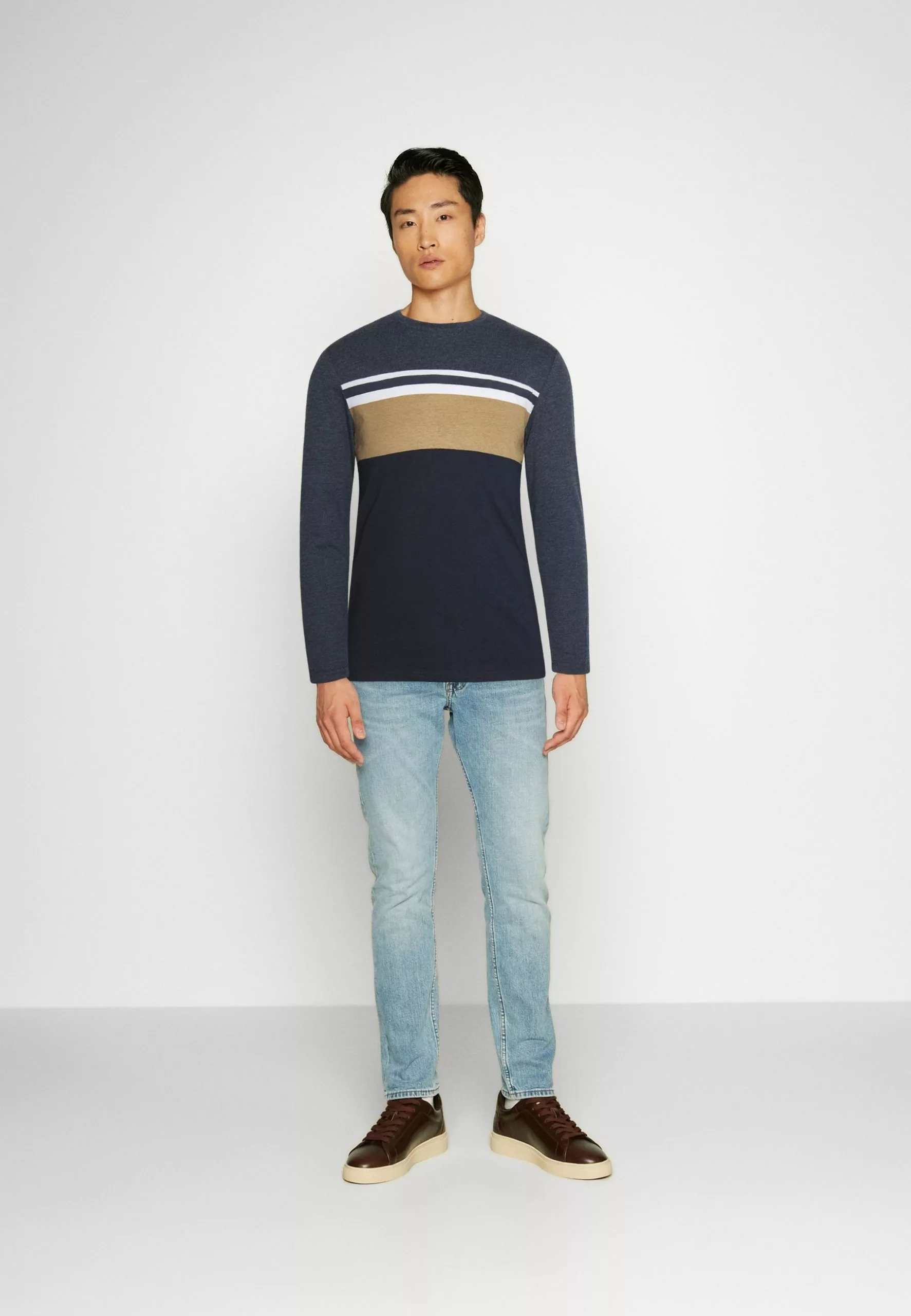 Pier One Langærmede T-shirts 2 Pier One Langærmede T-shirts - Billede 2