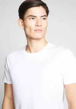 Pier One 2 PACK - T-shirts Basic -Pier One Butik 5d6a04d994e343d2903cc2c1666bad4b