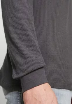 Pier One Langærmede T-shirts 9 Pier One Langærmede T-shirts -Pier One Butik 5e29e8bda1724e309915d689ea2c9f98