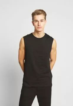 Pier One 3 PACK - T-shirts Basic 9 Pier One 3 PACK - T-shirts Basic -Pier One Butik 62c6701b340e420ebe16749abebd4e0c