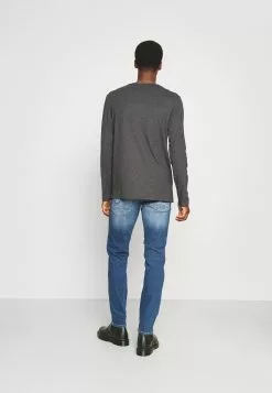 Pier One 2 PACK - Langærmede T-shirts 7 Pier One 2 PACK - Langærmede T-shirts -Pier One Butik a601e52fa7974b079f93b858d4b782ec