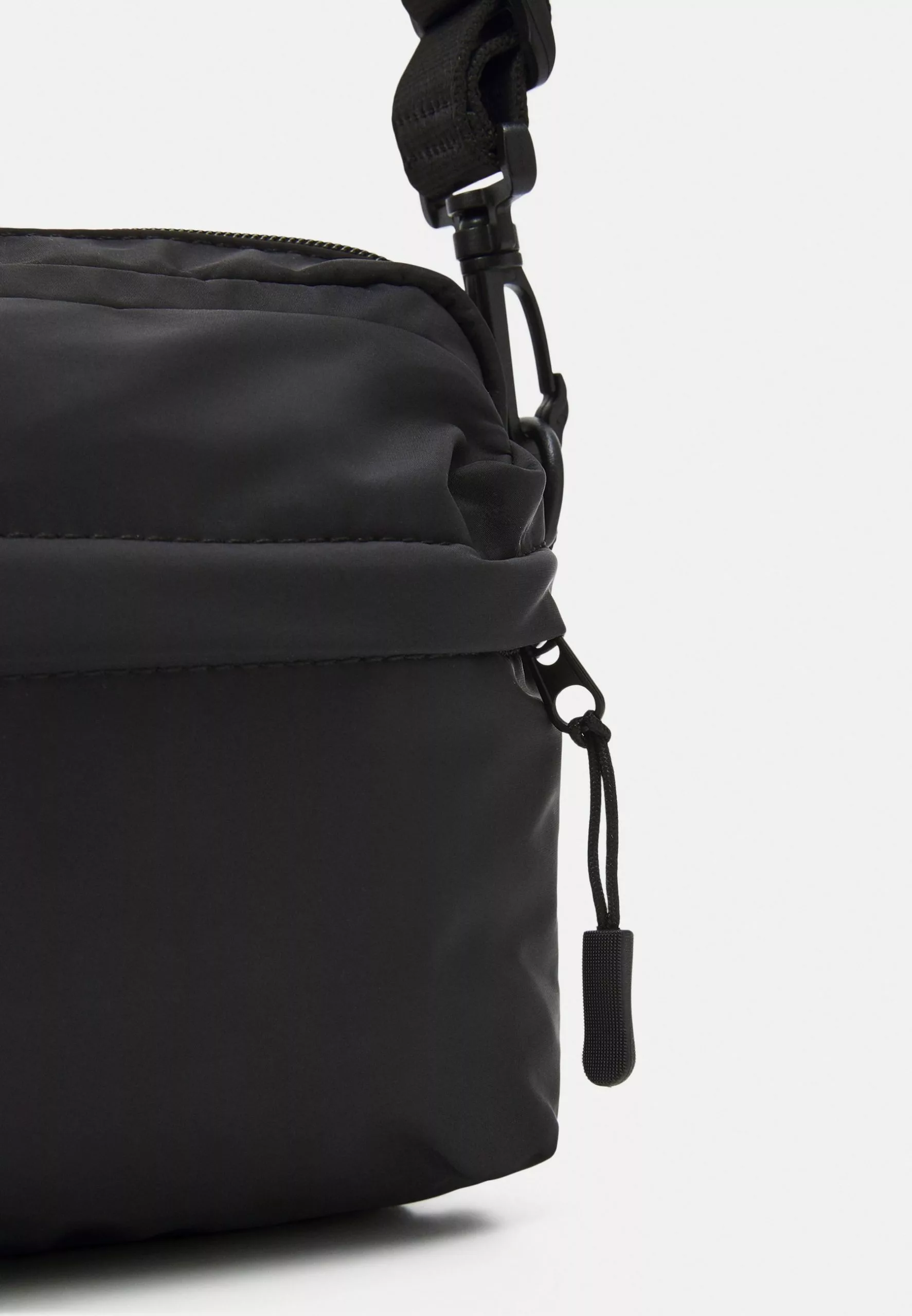 Pier One Skuldertasker 3 Pier One Skuldertasker - Billede 3