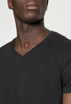 Pier One 3 PACK - T-shirts Basic -Pier One Butik df7c9f951f5c42309db997b3240fc1e8