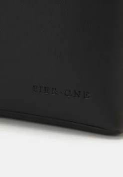 Pier One Skuldertasker -Pier One Butik e915708ca5644c8ab80ec337b97dafc5