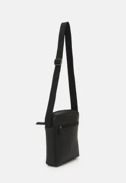 Pier One Skuldertasker