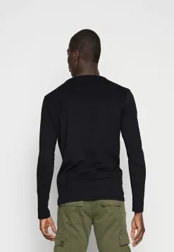 Pier One 2 PACK - Langærmede T-shirts 6 Pier One 2 PACK - Langærmede T-shirts -Pier One Butik f9dd2c367aa54e60a50b46674e02c572